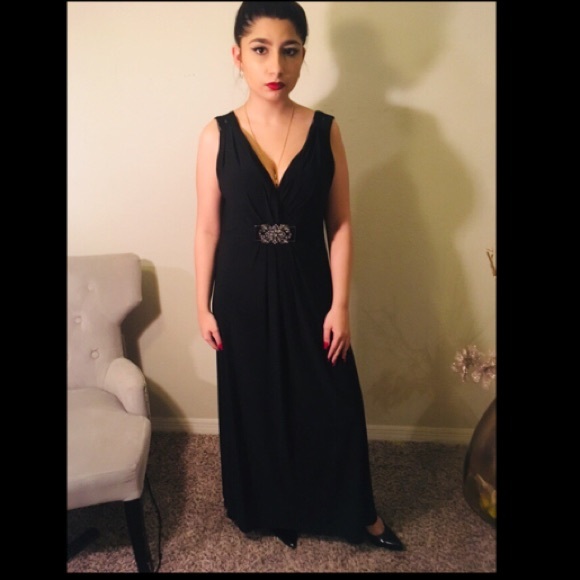 Formal maxi dress by Scarlett nite - Picture 6 of 8